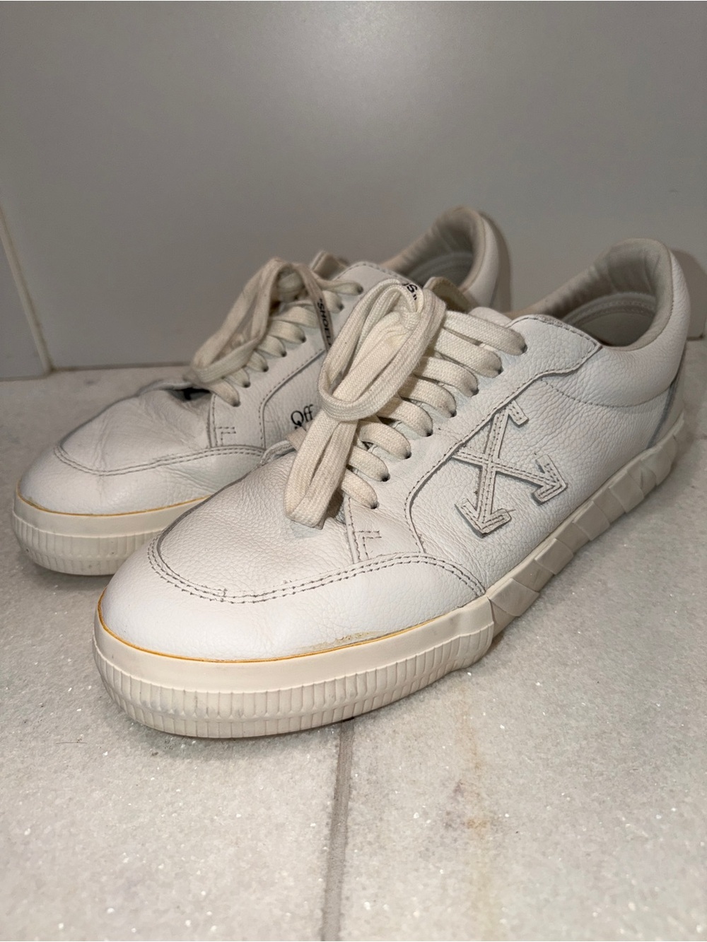 OFF-WHITE Vulc Low Leather